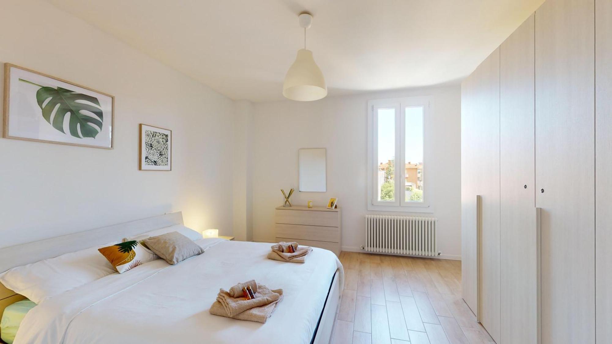 Appartamento Accogliente Con Vista San Luca Bologna Luaran gambar